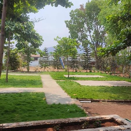 Hotel Metro Palace Resort Karjat Exterior photo
